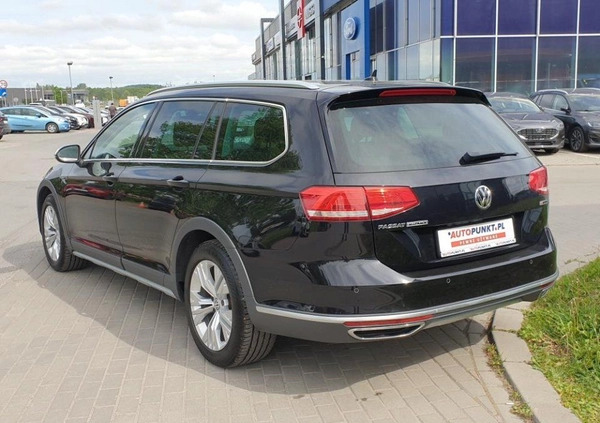 Volkswagen Passat cena 117900 przebieg: 107571, rok produkcji 2019 z Kraków małe 232